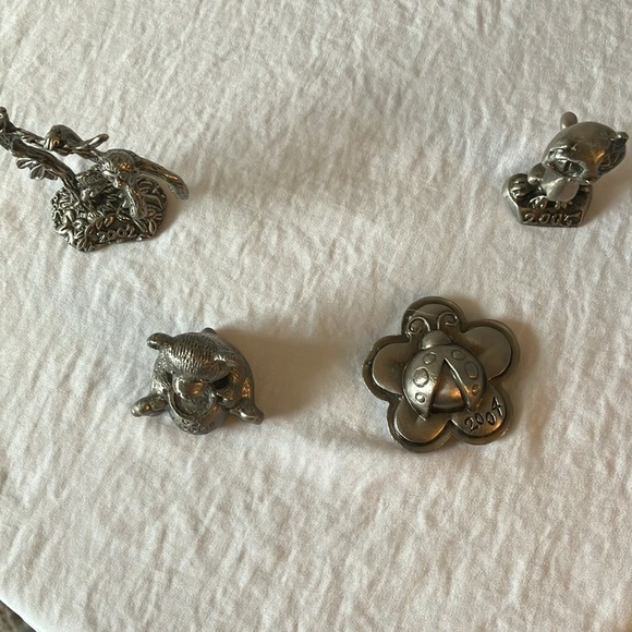 Pewter Figurines- Monkey (2002), Bear (2003), Ladybug (2004), Cat (2005) Vintage - Picture 8 of 16